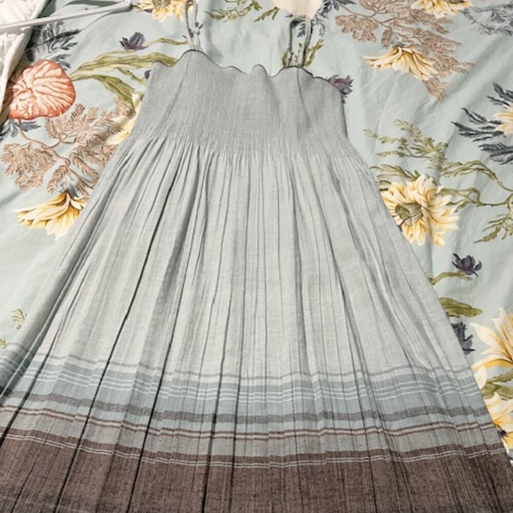 Pleated Ombre Midi Dress in Light Gray and Brown
